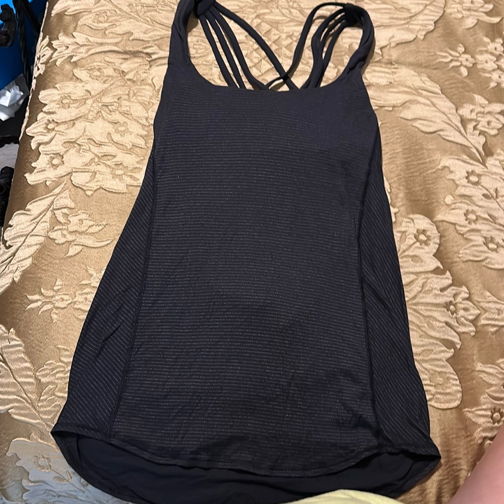 Lululemon top